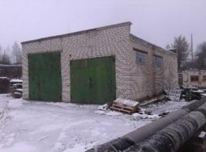 Здание гаражей, ул. М. Горького, 100