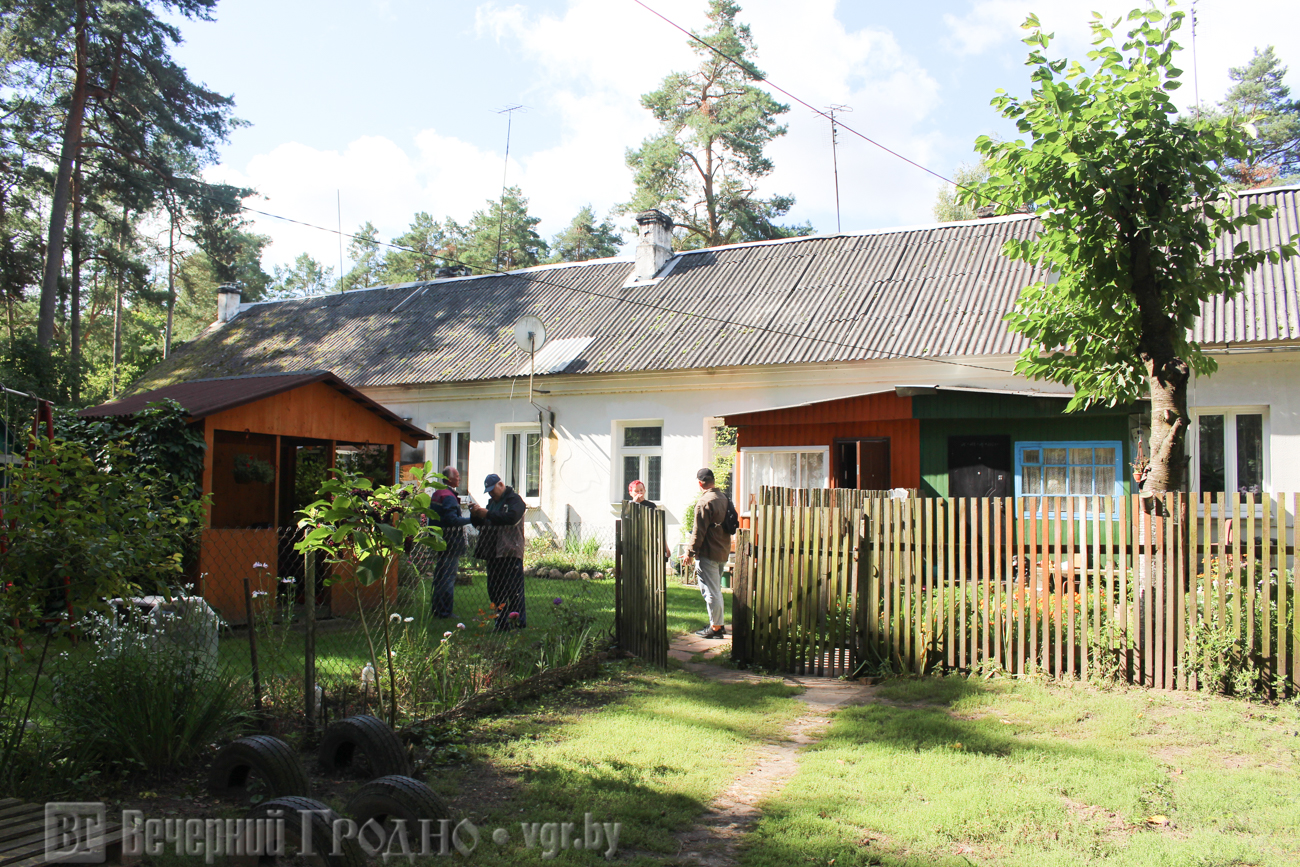 Меловые горцы: репортаж с улицы Гродно, которая была рабочим поселком, а  сейчас медленно исчезает Меловые горцы: репортаж с улицы Гродно, которая  была рабочим поселком, а сейчас медленно исчезает