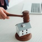 В Гродно на продажу выставили два дома