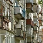 Почему в СССР в домах не было балконов на первых этажах?
