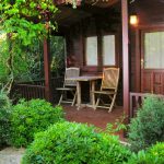 Долги дачника и брошенный участок: юрист объяснил, могут ли его отобрать